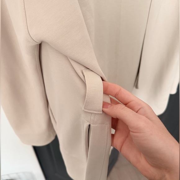 LULULEMON SOFTSTREME BELTED WRAP WHITE OPAL - Picture 5 of 6